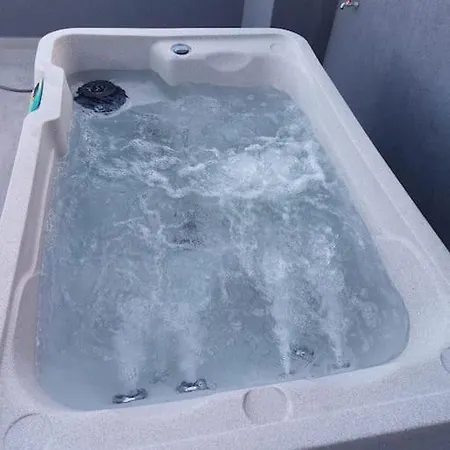 Apartment Penthouse Petra With Hot Tub Kali