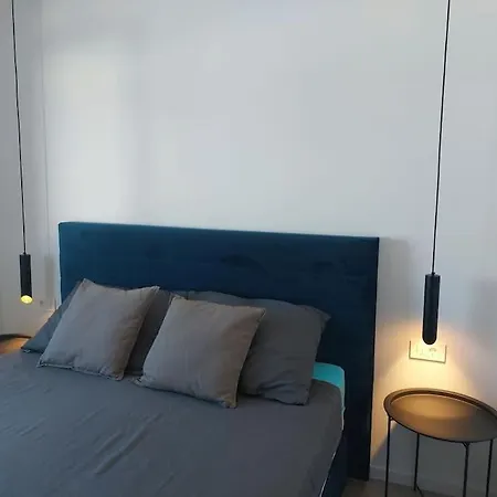 Апартаменты Penthouse Petra With Hot Tub *