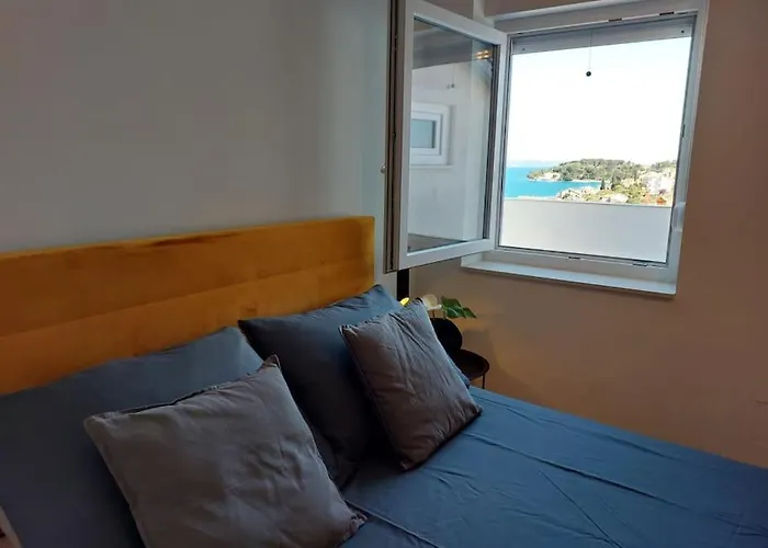 Penthouse Petra With Hot Tub Apartmán *