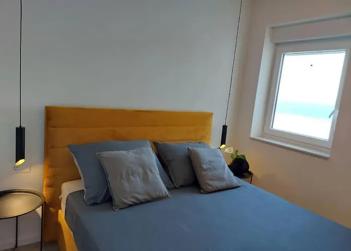 Penthouse Petra With Hot Tub Apartmán