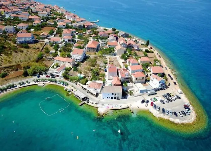 Penthouse Petra With Hot Tub Kali