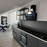 Penthouse Petra With Hot Tub Apartmán Kali