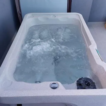 아파트 Penthouse Petra With Hot Tub 칼리