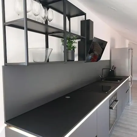 Penthouse Petra With Hot Tub *