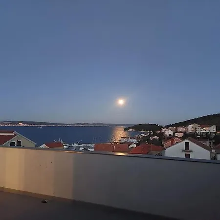 Lejlighed Penthouse Petra With Hot Tub