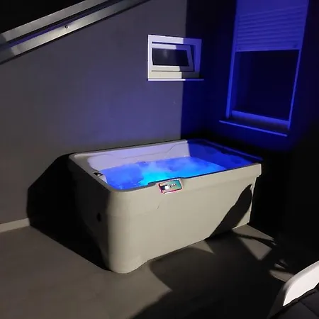 Penthouse Petra With Hot Tub * 칼리