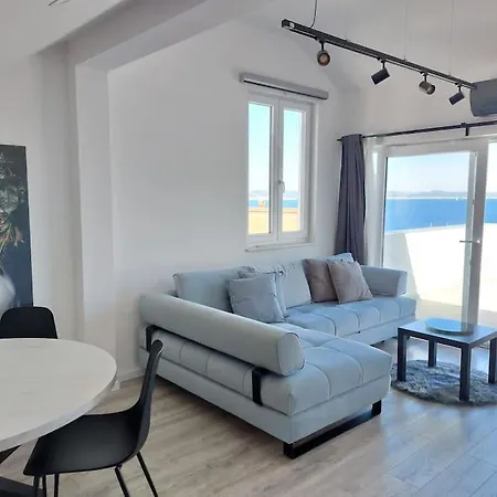 Penthouse Petra With Hot Tub דירה קאלי