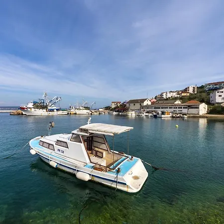 Penthouse Petra With Hot Tub *