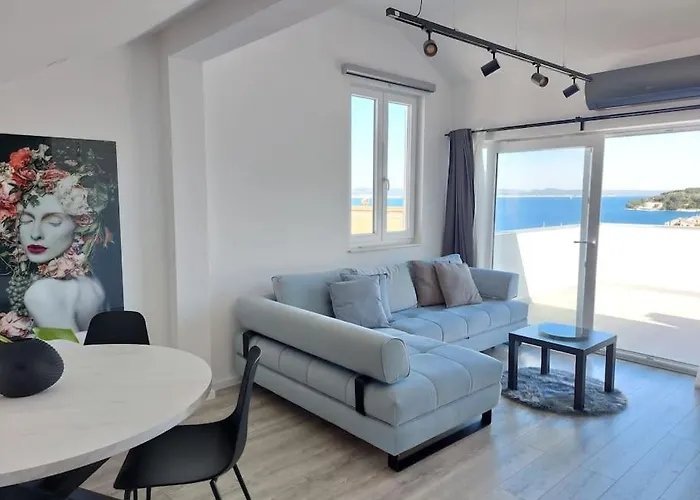 Penthouse Petra With Hot Tub דירה קאלי