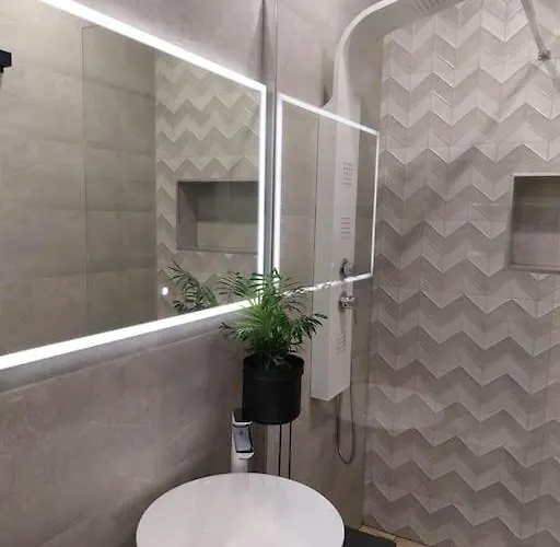 דירה Penthouse Petra With Hot Tub קאלי