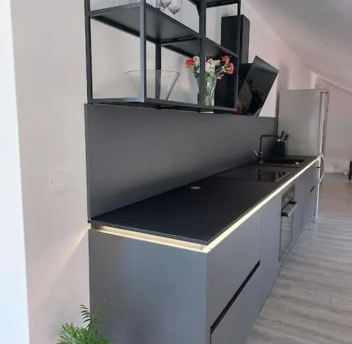 Penthouse Petra With Hot Tub דירה קאלי