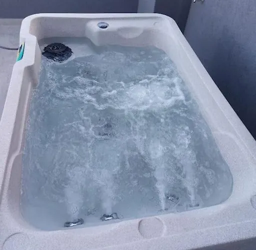 דירה Penthouse Petra With Hot Tub קאלי